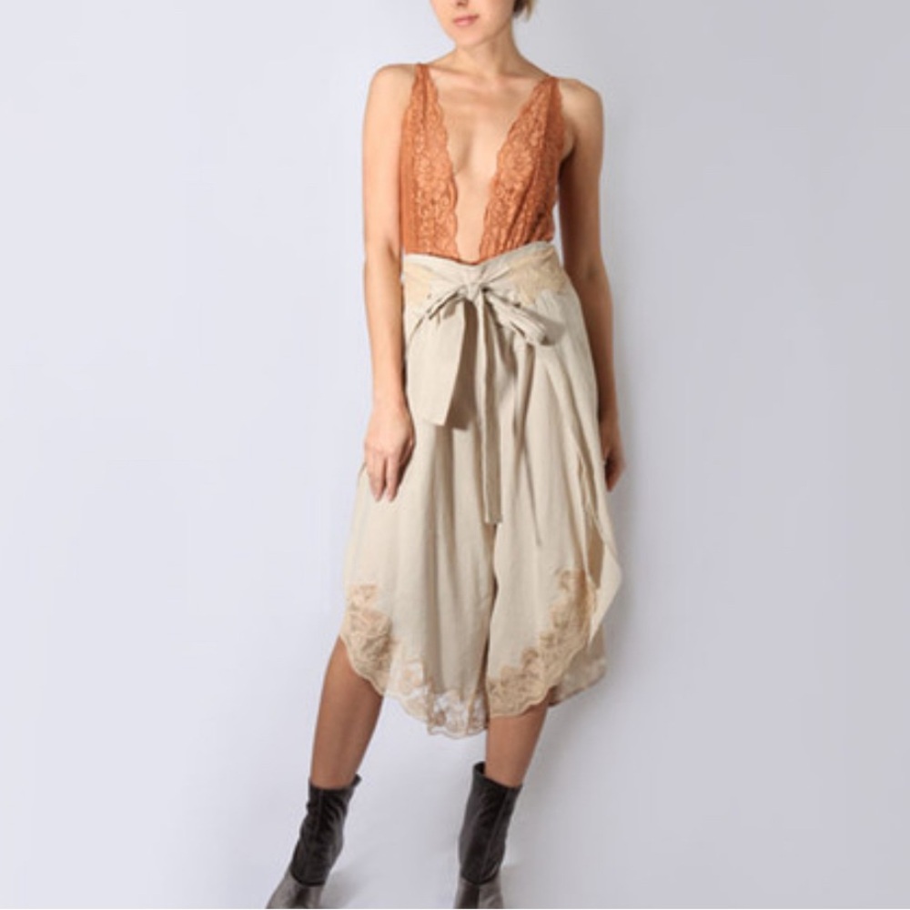 NWT Free People HAH Comin' in HAHT Lace Bodysuit in Brown Sugar. Size Sm… - Picture 2 of 11